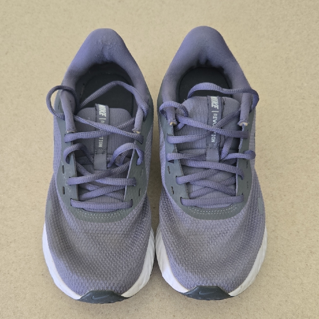 Nike Womens Revolution Sneaker